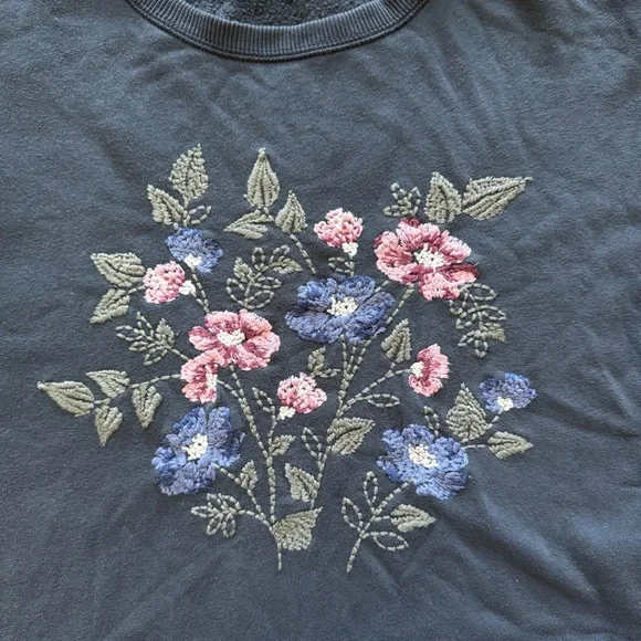 Abercrombie Embroidered Floral Cropped Fleece Sweatshirt XS Boho Cottage Fairy - Picture 3 of 8